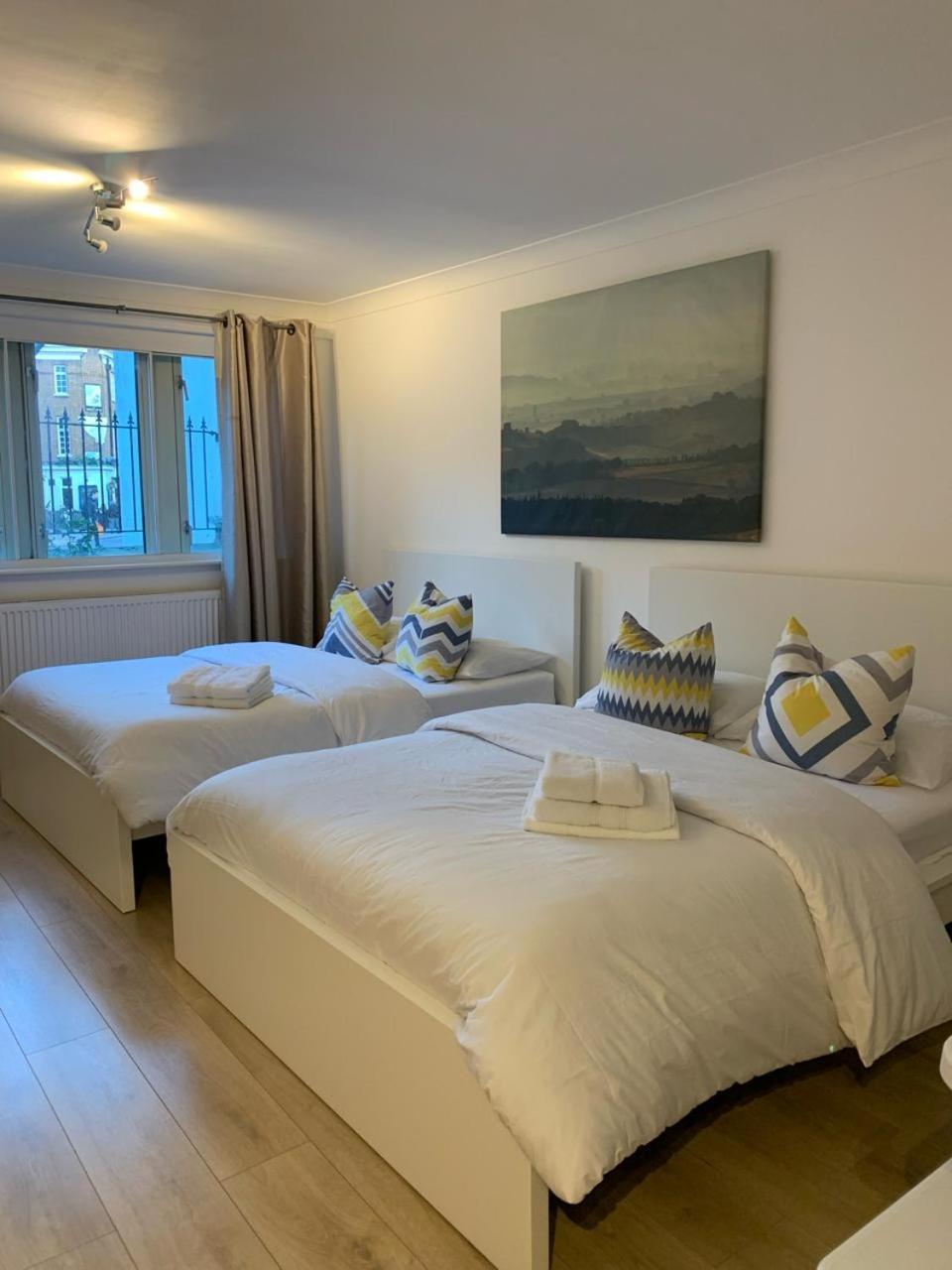 Appartamento Cobbold Court Share Flat Londra Esterno foto