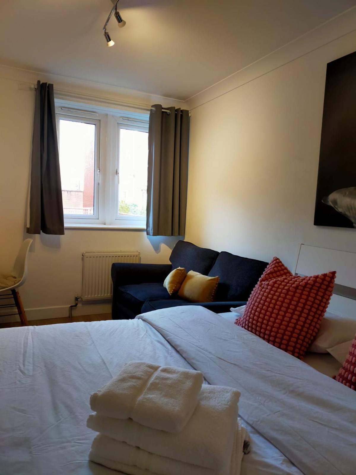 Appartamento Cobbold Court Share Flat Londra Esterno foto